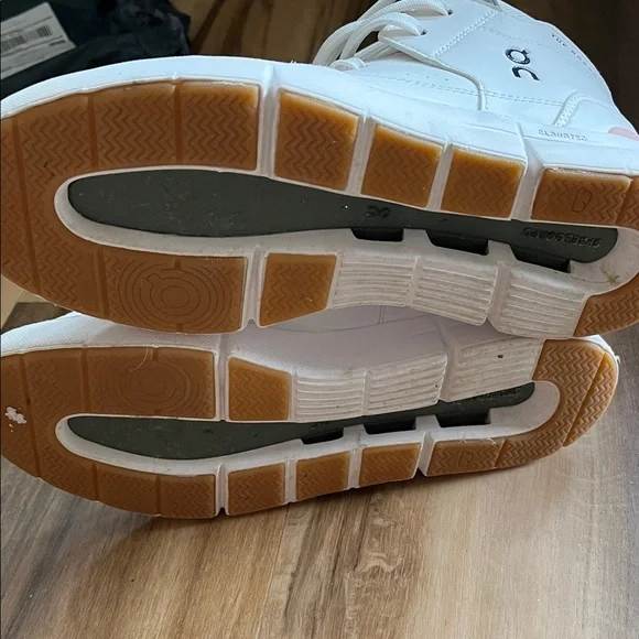 On Cloud The Roger White High-Top Sneakers Women’s 8.5 EUC - Picture 7 of 10